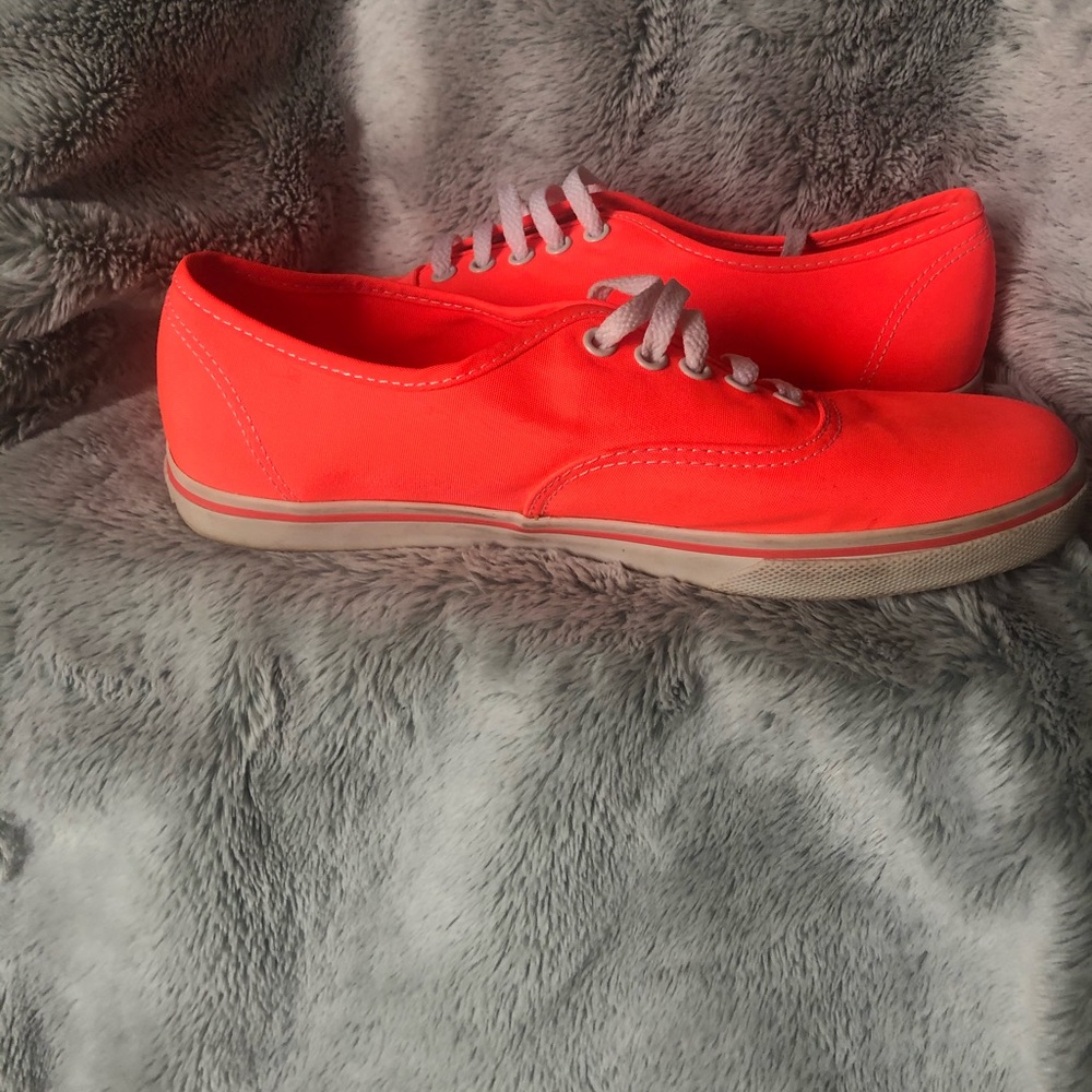 Vans - Picture 4 of 5